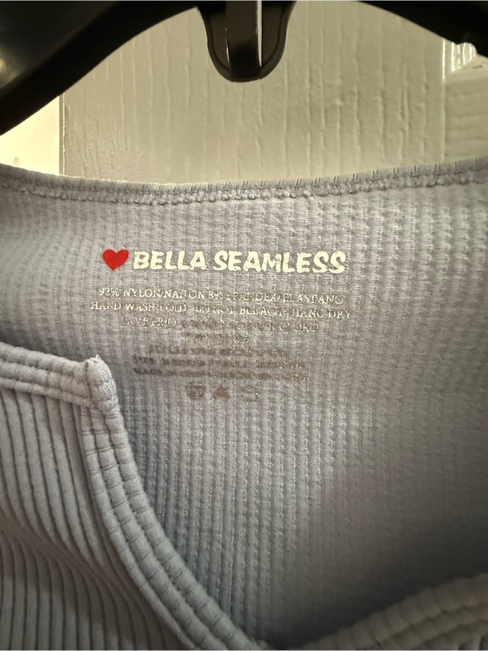 Bella Seamless Ribbed Crop Top - Picture 3 of 3